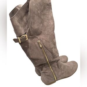 Stylish Gray Suede Women's Boots